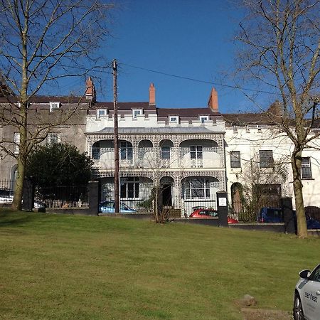 8A Spring Gardens Hotel Haverfordwest Exterior foto