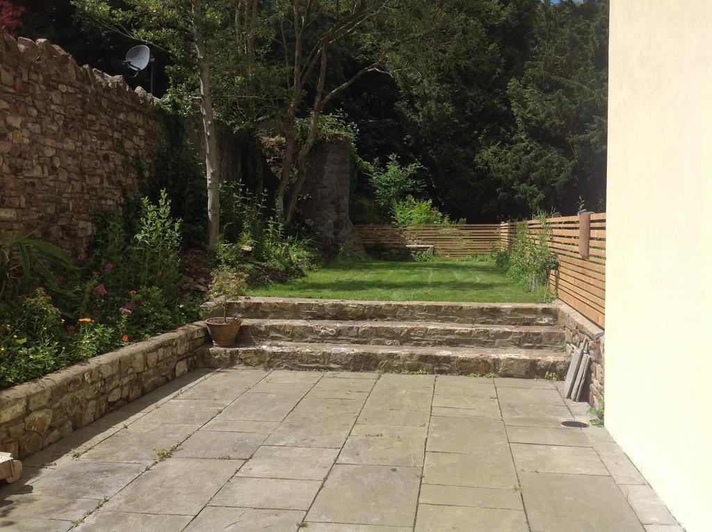 8A Spring Gardens Hotel Haverfordwest Exterior foto