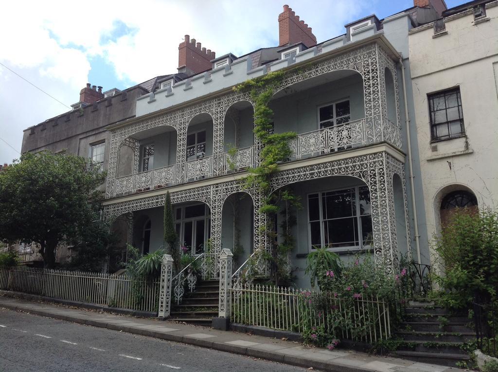 8A Spring Gardens Hotel Haverfordwest Exterior foto